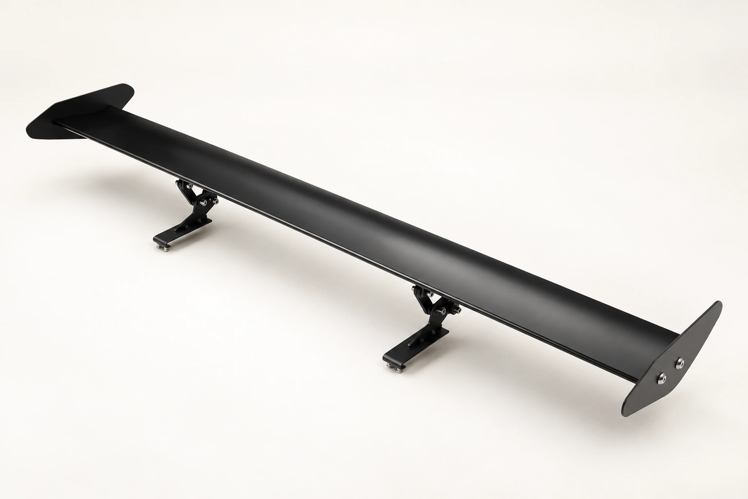 Adjustable rear wing